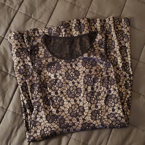 Navy floral lacey dress - Picture 2 of 3